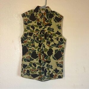 🌾Walls | Camo sleeveless shirt